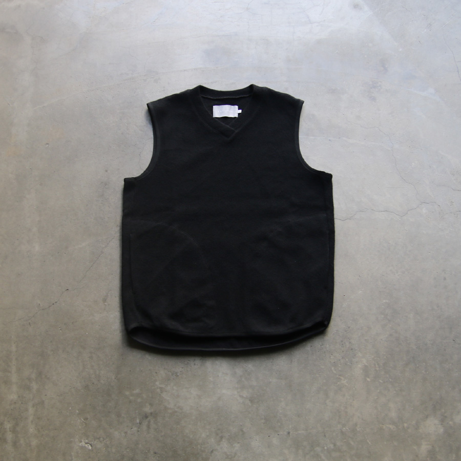 CURLY / CURLY& Co. (カーリー) 223-35101 [ KNIT-SAWN VEST ]クォーターゲージC/Wニット Vネックプルオーバーベスト (2COLOR)