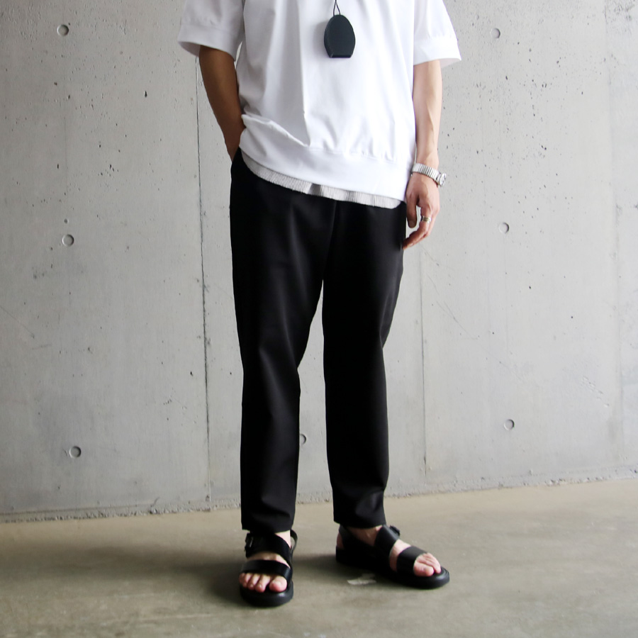 CURLY / CURLY& Co. (カーリー) 223-43071 [ RELAXING-FIT TAPERD TROUSERS ] コンプレッションポンチ テーパード トラウザーズ (BLACK)