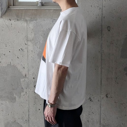 COTTON PAN (コットンパン) MOVIE / [朝食を]
[DOGS][時計][戦場] / クルーネックプリントTシャツ (WHITE)