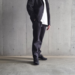 CURLY / CURLY& Co. (カーリー)  253-740824 [ SOLID DOUBLE-KNIT TAPERED PANTS ] TEXBRIDダンボールニット 2タック テーパードパンツ (BLACK) 