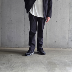 CURLY / CURLY& Co. (カーリー) 253-740824 [ SOLID DOUBLE-KNIT TAPERED PANTS ] TEXBRIDダンボールニット 2タック テーパードパンツ (BLACK) 