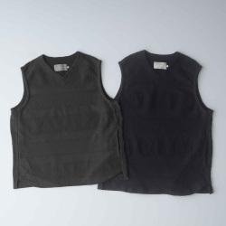 CURLY / CURLY& Co. (カーリー) 241-200212 [ CABLE JACQUARD VEST -solid- ] 30/2ケーブルジャカード Vネックプルオーバーベスト (2COLOR)