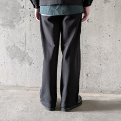CURLY / CURLY& Co. (カーリー) 263-760827 [ KNIT CHINO-CLOTH PANTS (WIDE) ] ハイゲージダブルニットチノ イージーワイドパンツ (BLACK) 