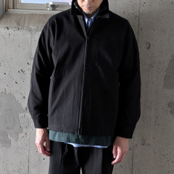 CURLY / CURLY& Co. (カーリー) 263-430821 [ KNIT CHINO-CLOTH ZIP-UP BLOUSON ] ハイゲージダブルニットチノ ジップアップブルゾン (BLACK)