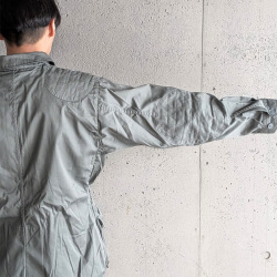 DEAD STOCK MILITARY (デッドストック ミリタリー) ITALIAN PRISON POLICE COMBAT JACKET (SAGE)
イタリア警察 コンバットジャケット / ミリタリーウエア　コーディネート / 40代ファッションベーシック / 50代ファッションベーシック