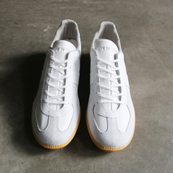  [GERMAN ARMY TRAINER ORIGINAL] (ジャーマントレーナー オリジナル)  [ GAT /1000 ] Low カット レザースニーカー / ドイツ軍 トレーニングシューズ /復刻品やレプリカ品では無い、現在も官給品としてドイツ軍に納入されているミリタリーオフィシャルシューズ / (WHITE/HONEY)