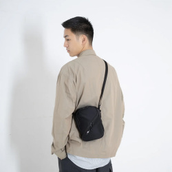 ist. (イスト) [ist.-SB] ミニショルダーバッグ (BLACK) 