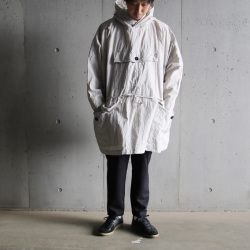 KLASICA (クラシカ) [PASETEL FIG.3] COTTON&times;LINEN HAND DYE TYPE WRITER FULLY VOLUMED SHELL PARKA / コットンリネン ハンドダイ タイプライター フーデッド シェルパーカー (CONCRETE)