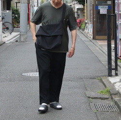 KLASICA (クラシカ) [PAPER V] WASHABLE BREATHABLE REBIRTH JERSEY V NECK SQUARE POCKET TEE / ウール　Vネック　ポケット Tシャツ (MOSS) (BLACK)