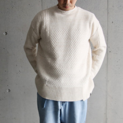 KLASICA (クラシカ) [TRANSIT] HAND FLAME 3PLY SUPER FINE MELINO 7G TECH CONVERSION RELAV FIT CREW NECK PULL OVER / 変則 ハンドフレーム リラックスシルエット クルーネックセーター (NATURAL)