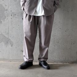 STILL BY HAND (スティルバイハンド)  [ PT01263 ]  RELAXED 2PLEUT PANTS / 1リラックス2プリーツイージースラックス (GREIGE)