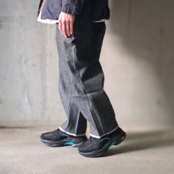 DUSK STUDIO (ダスク スタジオ) [DS-014]  Urban Glide / VIBRAM  SOLE (BLACK/BLUE) / スニーカー＋シューズ &times; 快適 ＝ DUSK STUDIO /大人の疲れた足を癒してくれるハイブリットフットウエア