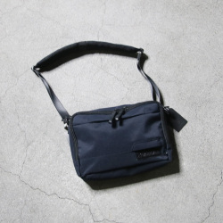 WHITEAGE (ホワイタージュ) [ MOD.NAVY Shoulder Bag M