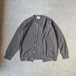 YONETOMI NEW BAISC (ヨネトミ ニューベーシック) 95-264-006 [HIGH TWIST WOOL KNIT CARDIGAN] ハイツイスト ウール カーディガン (D.GRAY)(CAMEL)