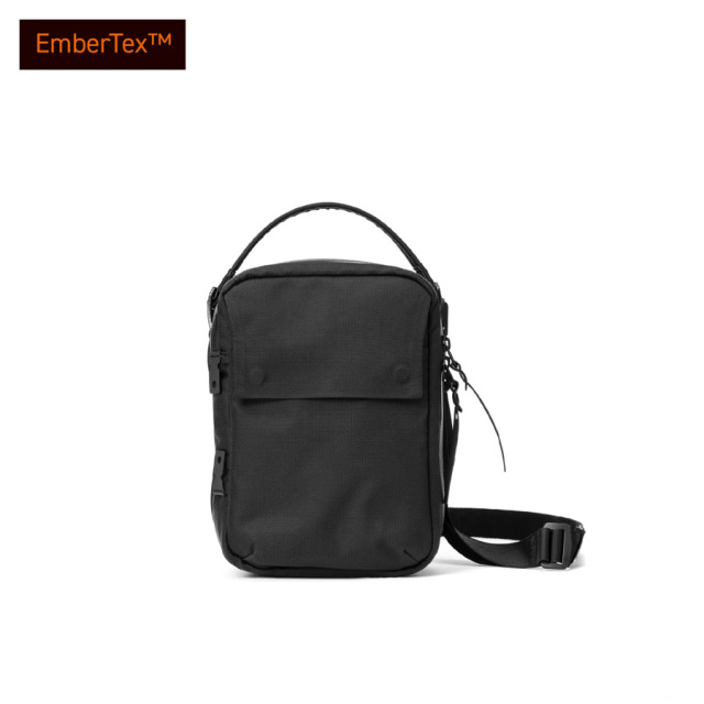 BLACK EMBER (ブラックエンバー) KOMPAK EmberTex(コンパック) /7225008 / ミニショルダーポーチ / カメラバッグ (BLACK)