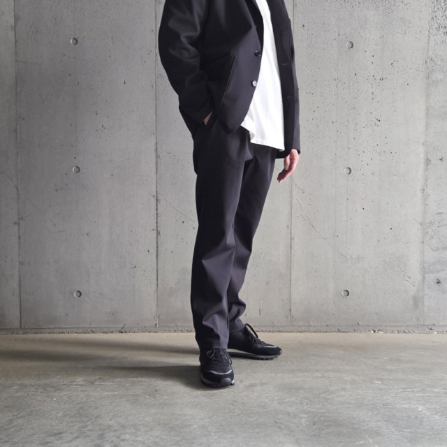 CURLY / CURLY& Co. (カーリー) 253-740824 [ SOLID DOUBLE-KNIT TAPERED PANTS ] TEXBRIDダンボールニット 2タック テーパードパンツ (BLACK)