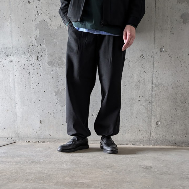 CURLY / CURLY& Co. (カーリー) 263-760827 [ KNIT CHINO-CLOTH PANTS (WIDE) ] ハイゲージダブルニットチノ イージーワイドパンツ (BLACK) 