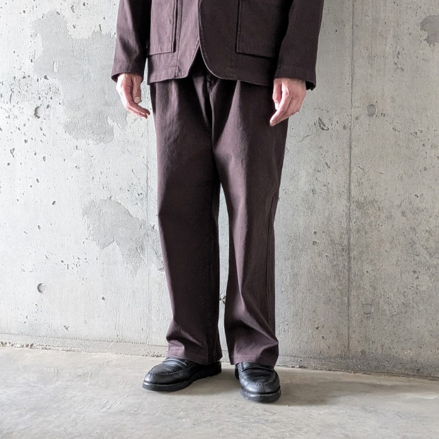 CURLY / CURLY& Co. (カーリー) 26A-7621 [ KNIT DENIM 2 TUCK EZ WIDE PANTS ] ニットデニム ストレッチインレイ 2タック イージーワイドパンツ (CHOCO) 