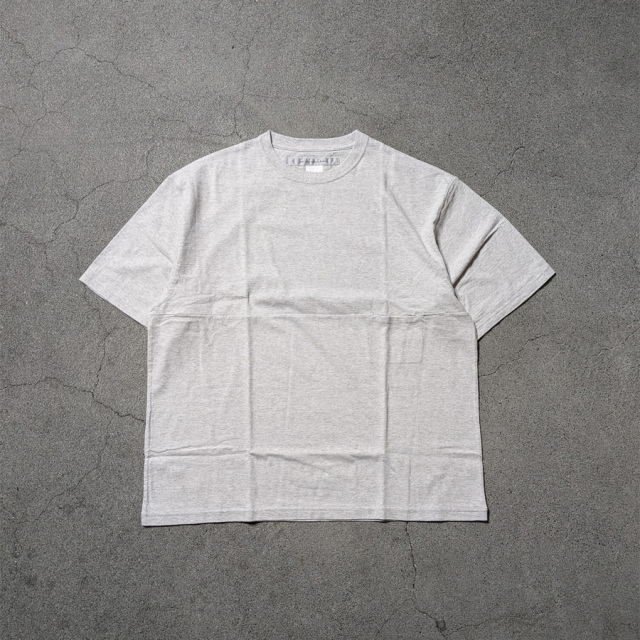 E-26512A/E-26512B [ユルリTEE 1/2] リラックスフィット ポケT (WHITE) (CHARCOAL) (F/GRAY) (T.BLUE) (H.ORANGE)