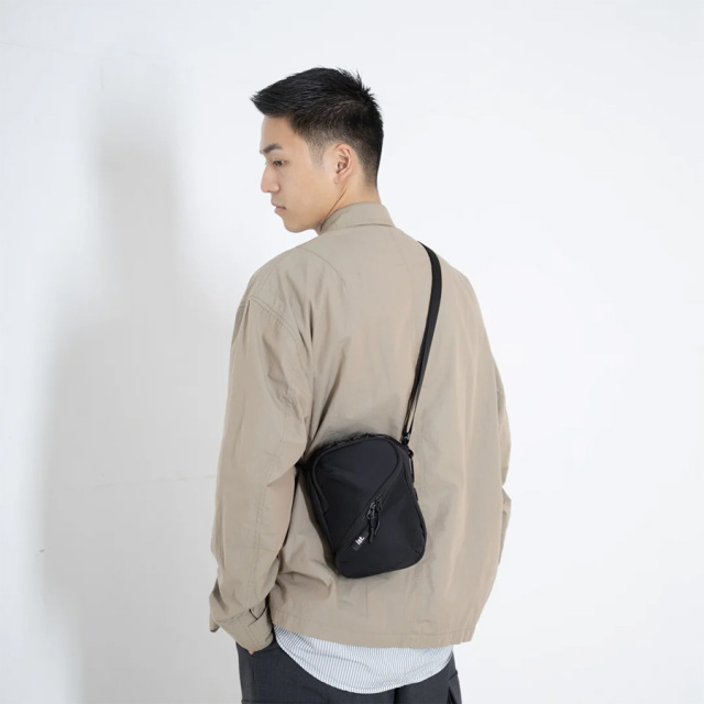 ist. (イスト) [ist.-SB] ミニショルダーバッグ (BLACK) 