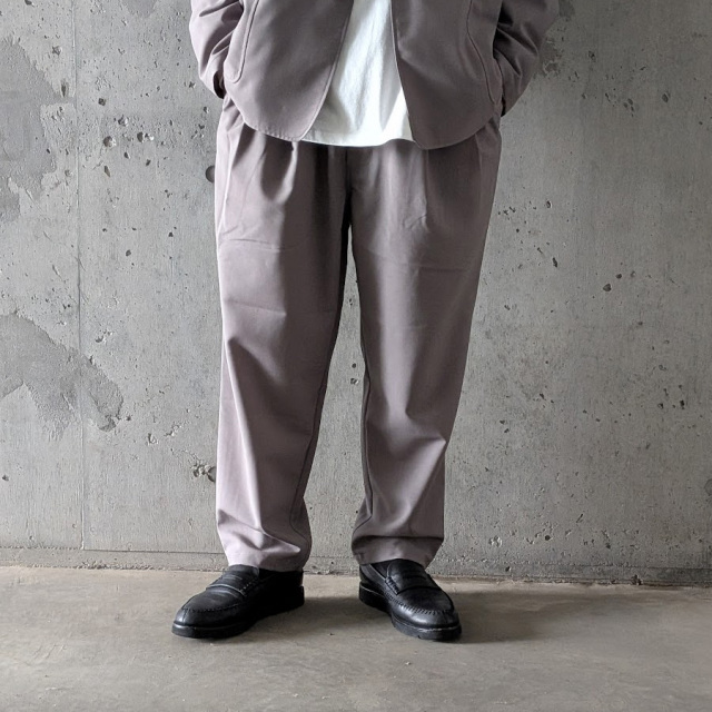 STILL BY HAND (スティルバイハンド)  [ PT01263 ]  RELAXED 2PLEUT PANTS / 1リラックス2プリーツイージースラックス (GREIGE)