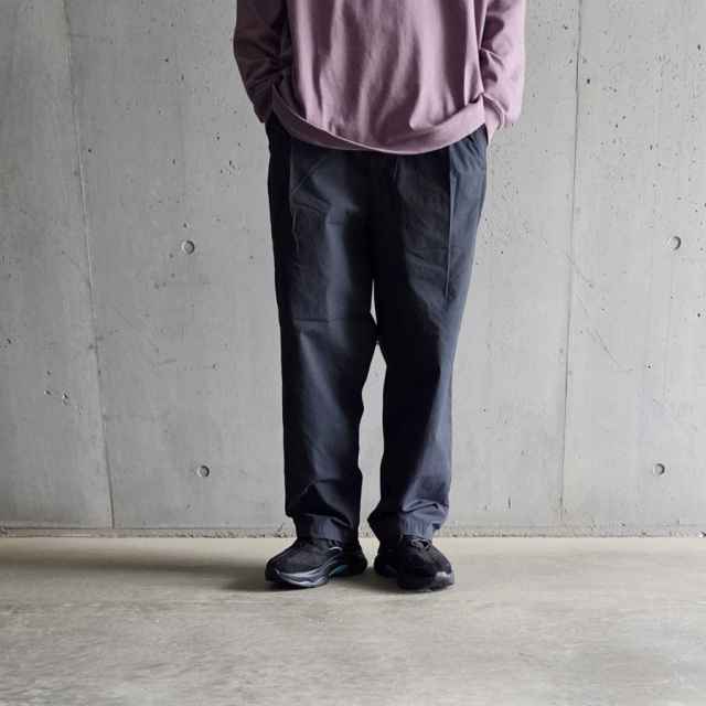 STILL BY HAND (スティルバイハンド)  [ PT02253 ] Garment-dye deep tuck pants/ガーメントダイ ディープタック パンツ (GREIGE) (BLUE CHARCOAL)