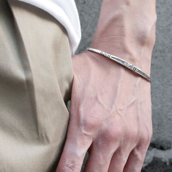 TOUAREG SILVER (トゥアレグシルバー) [BANGLE03] バングル  (SLIVER) 年齢・性別を選ばないニューベーシック インディアンジュエリーと一線を画すジュエリーは相反する上品さと素朴さを独自に表現