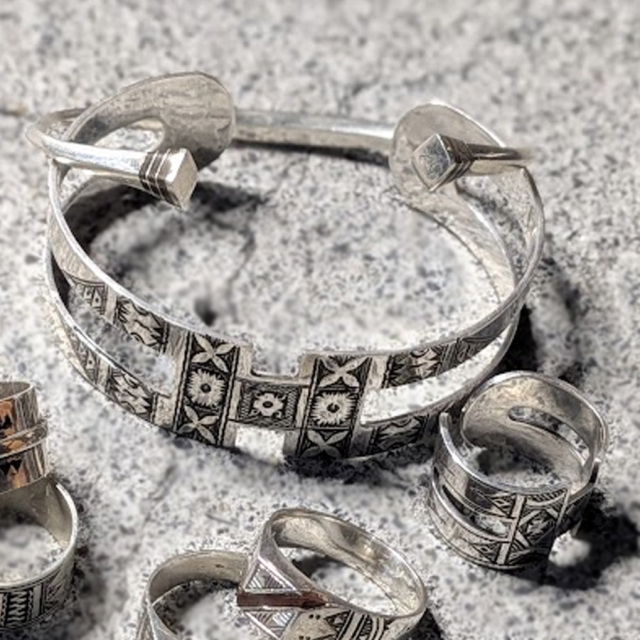 TOUAREG SILVER (トゥアレグシルバー) [ EBONY BRACELET / GIZA ] ブレスレット (SLIVER/EBONY WOOD)
