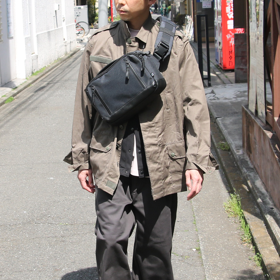 WHITEAGE (ホワイタージュ) [ GEX Shoulder Bag M ] ショルダーパック M (NOIR GRAY)